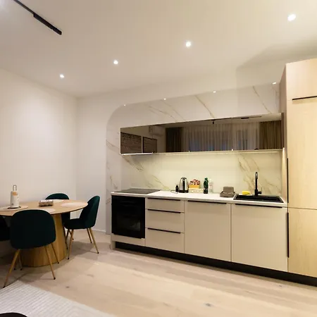 Appartement Ferhadija No1 - Designer In Old Town Sarajevo